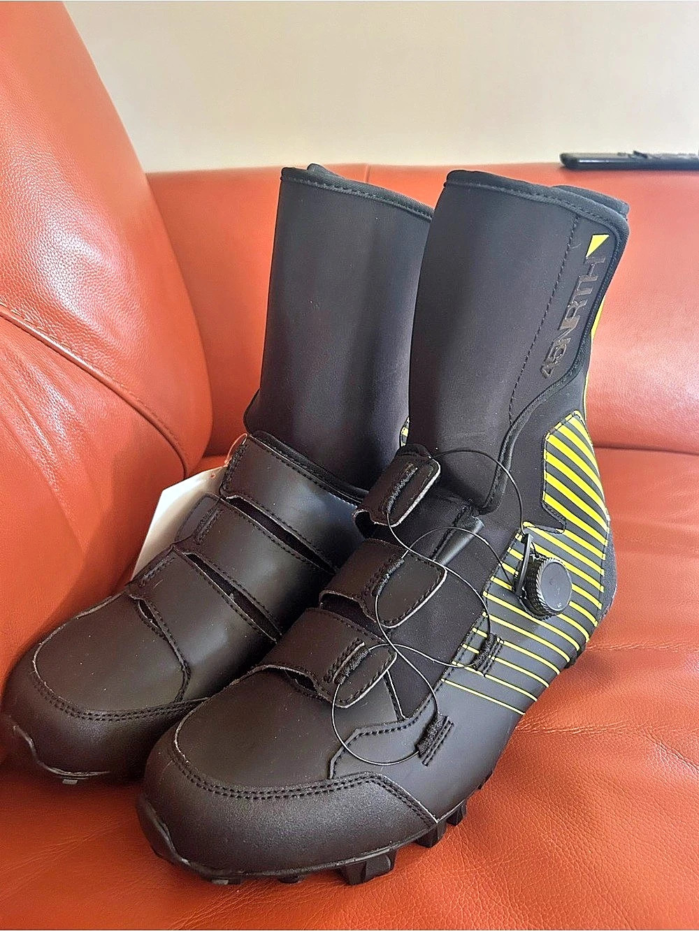 45NRTH Ragnarök Tall Cycling Boots Black & Yellow US 10